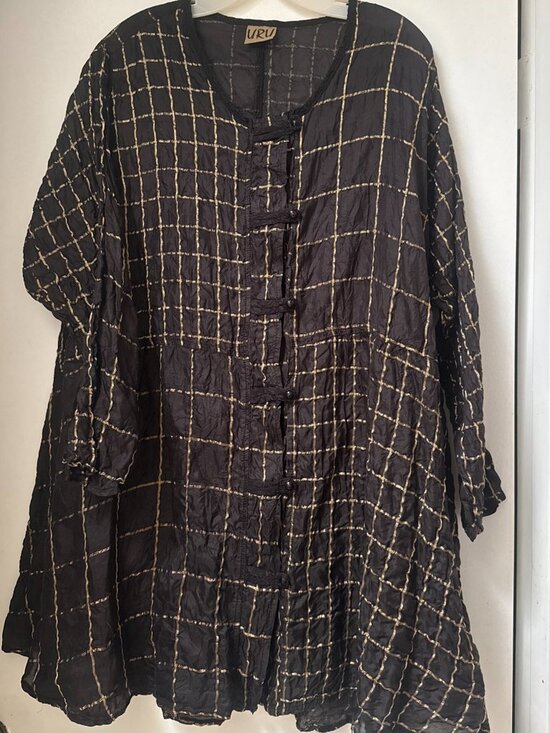 URU Tops - URU Black and Gold Silk Tunic Top Dress Button Front Lightweight Long Sleeves